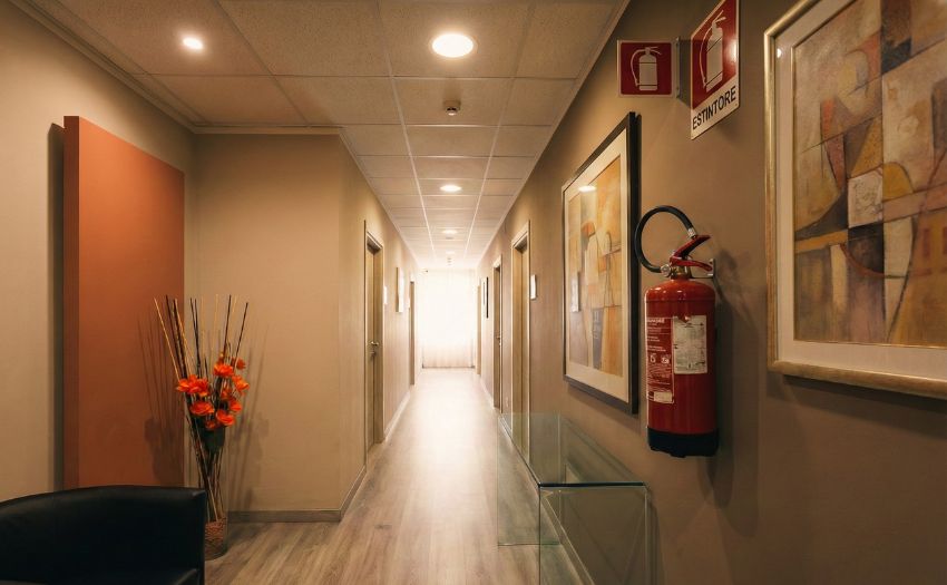 Norma antincendio alberghi: requisiti, soluzioni e adeguamenti indispensabili